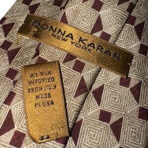 DONNA KARAN NEW YORK SILK TIE MENS ONE SIZE BEIGE MAROON GEOMETRIC ITALY
